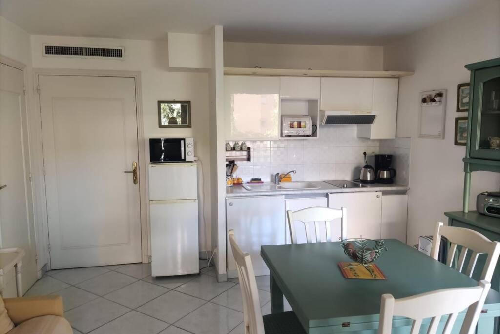 Havre De Paix En Plein Centre Ville, 4 Couchages Menton