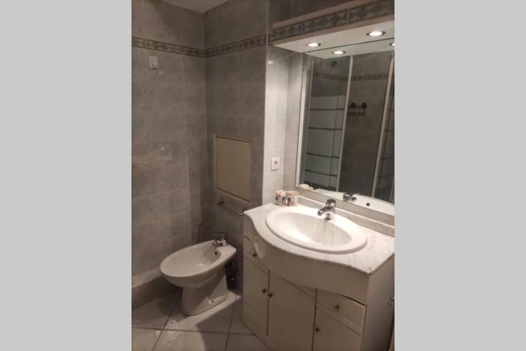 Havre De Paix En Plein Centre Ville, 4 Couchages Menton